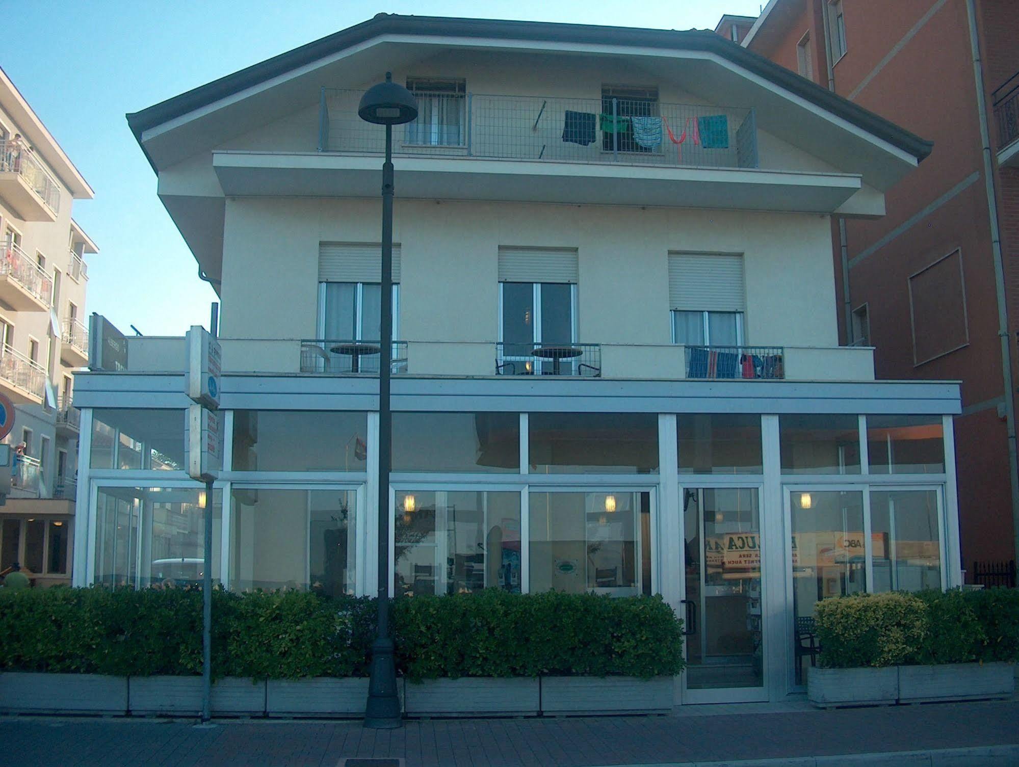 Hotel Trevi Белариа-Игеа Марина Екстериор снимка