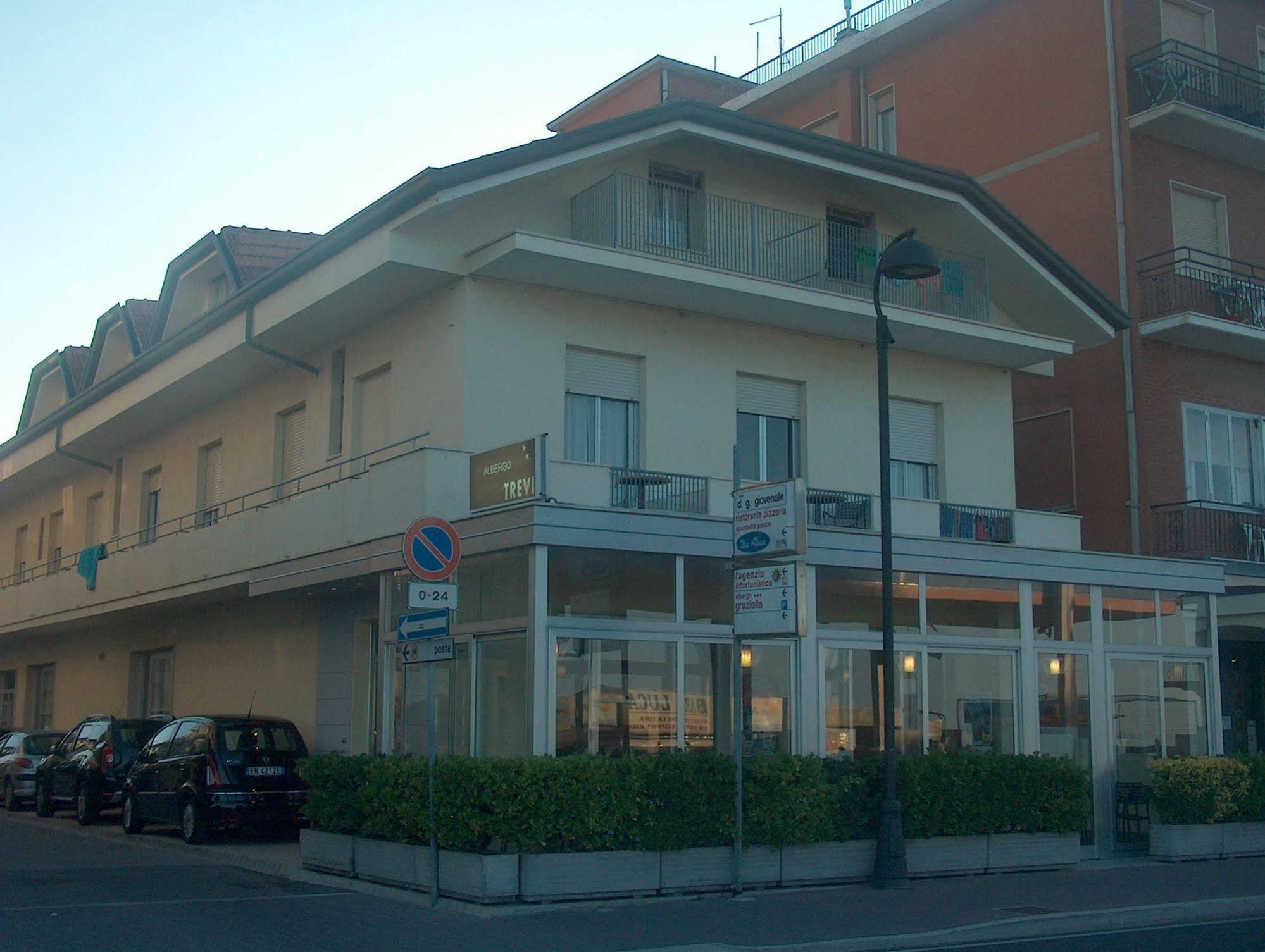 Hotel Trevi Белариа-Игеа Марина Екстериор снимка