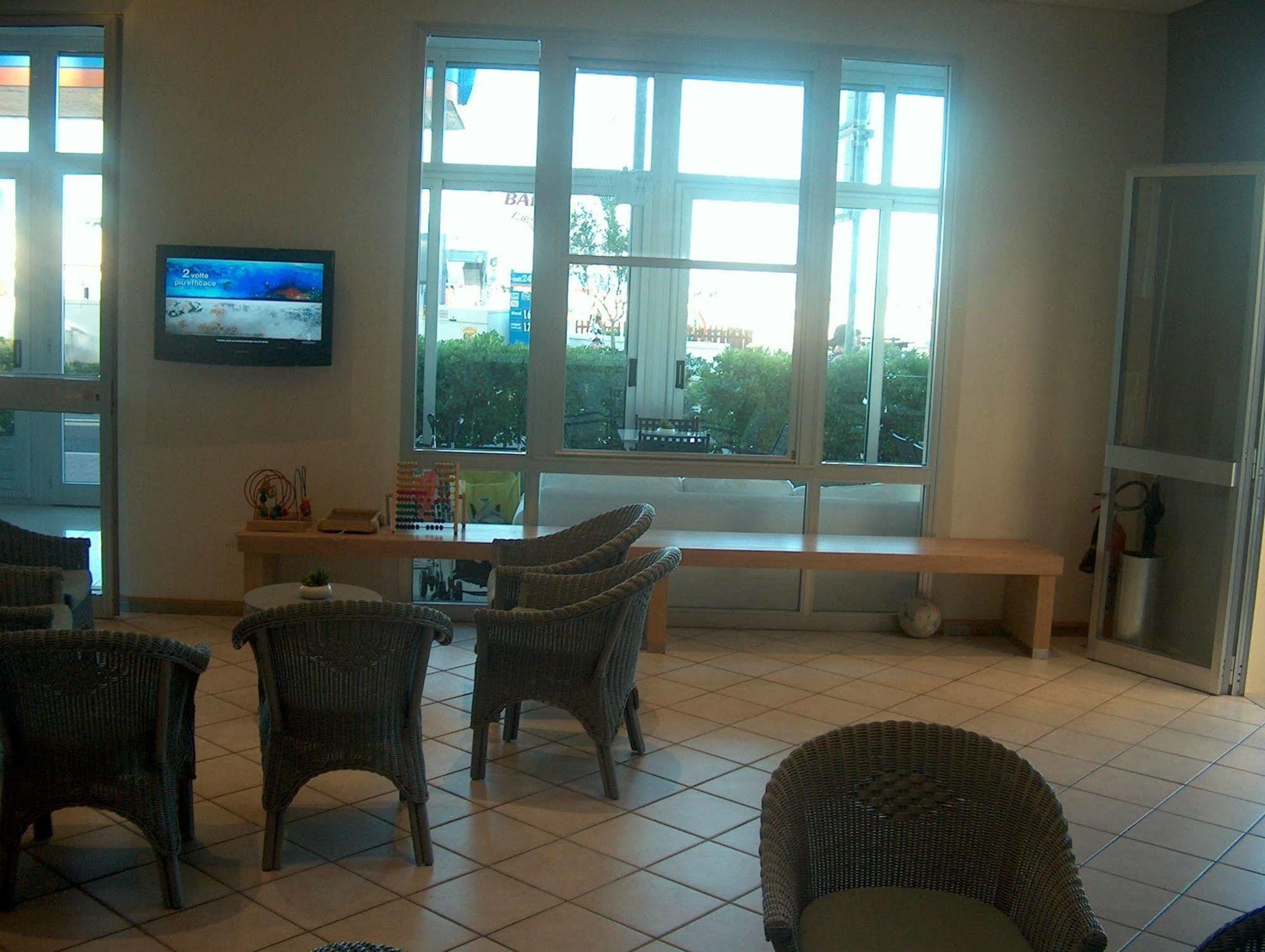 Hotel Trevi Белариа-Игеа Марина Екстериор снимка
