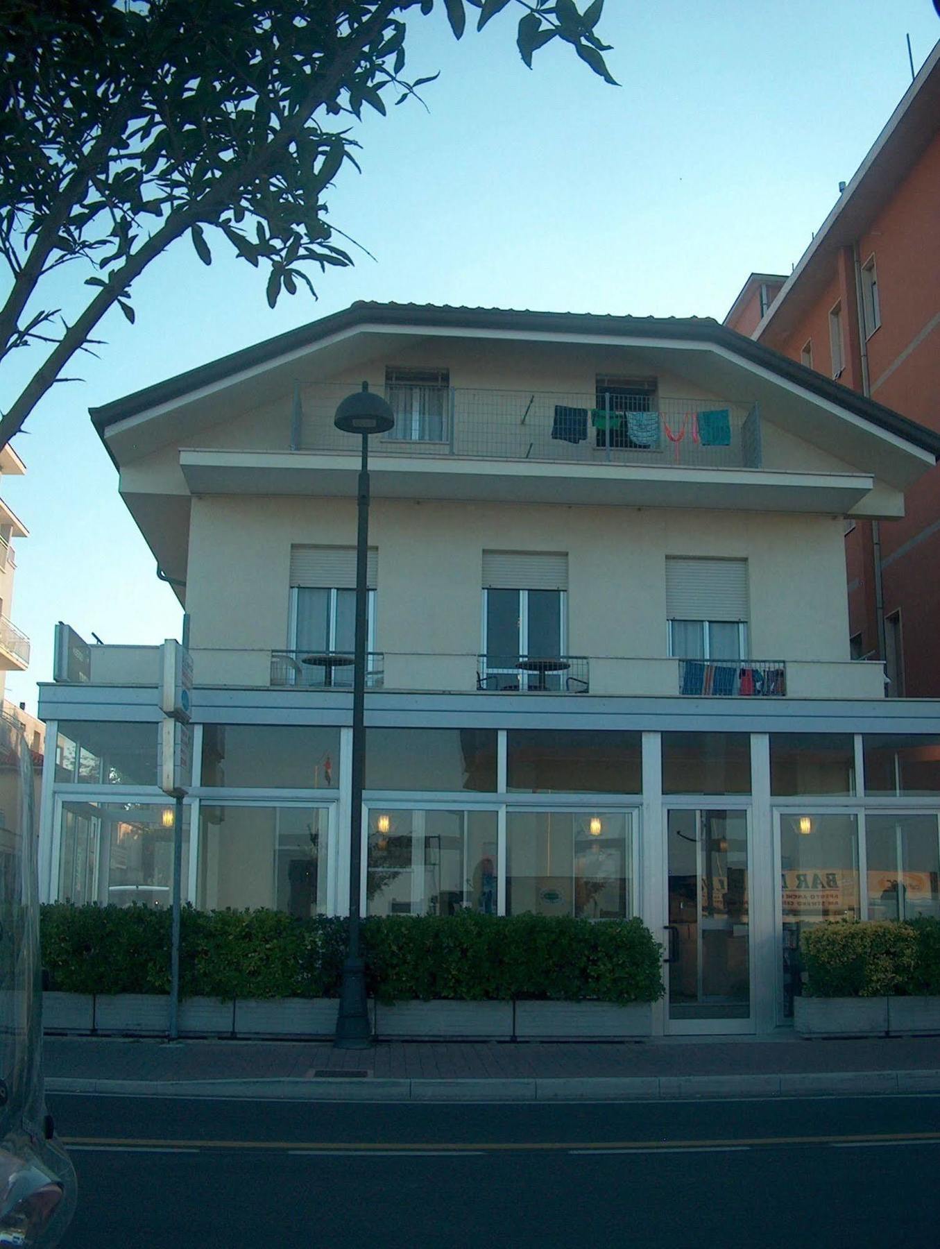 Hotel Trevi Белариа-Игеа Марина Екстериор снимка