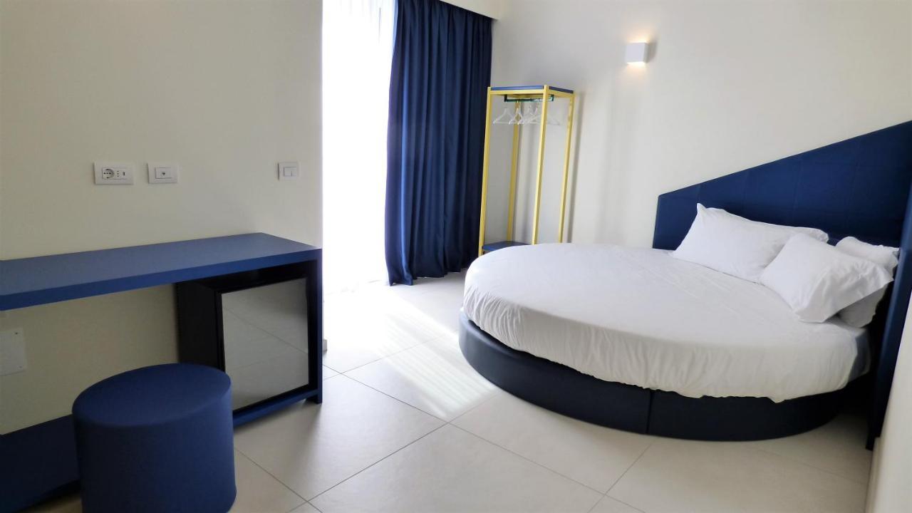 Hotel Trevi Белариа-Игеа Марина Екстериор снимка